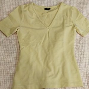 Yellow short sleeve t-shirt